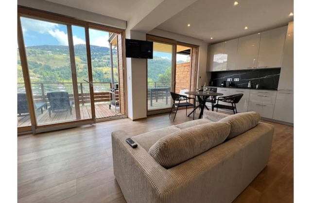 Magnificent 4-star apartment with sauna and terrace in chalet