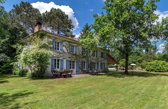 Magnificent 5 bedroom family home with private pool in peaceful Gascony forest.