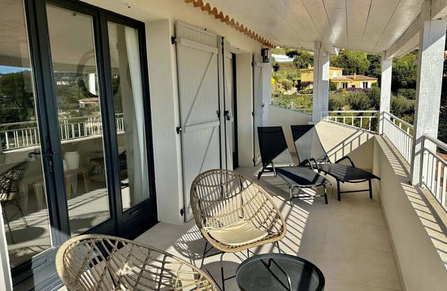 Magnificent apartment with sea view just a few minutes from the beach