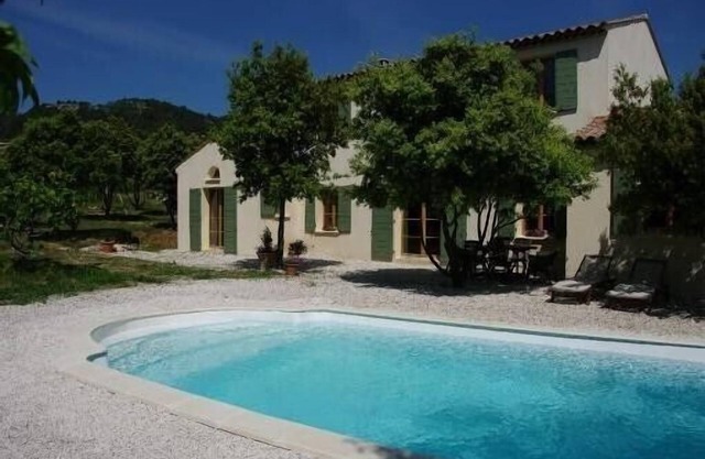 Magnificent Bastide in a verdant, tranquil setting.