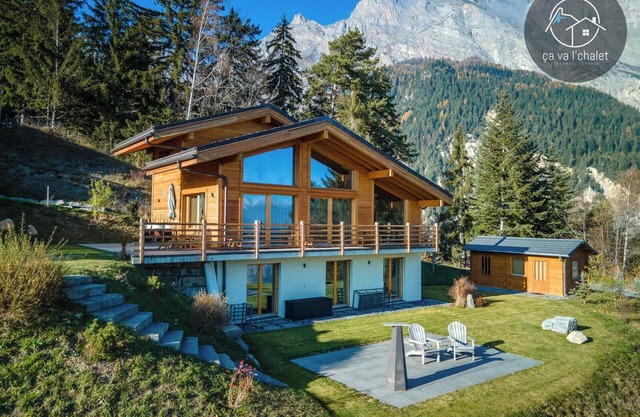 Magnificent chalet in a quiet area with stunning views