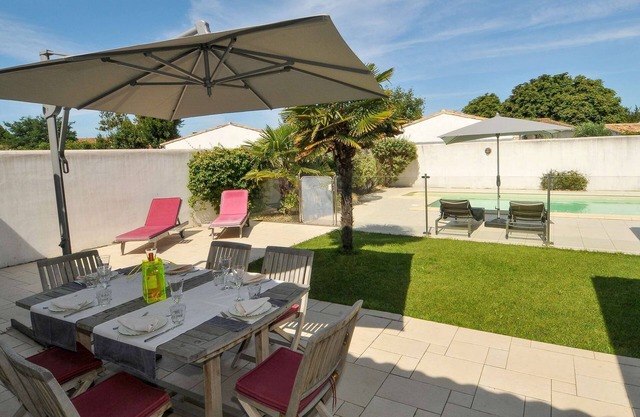 Magnificent villa with pool and private parking