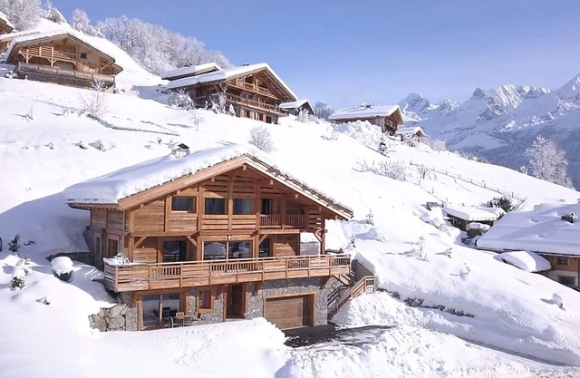 MAGNIFICENT NEW APARTMENT WITH TERRACE IN A LUXURY CHALET