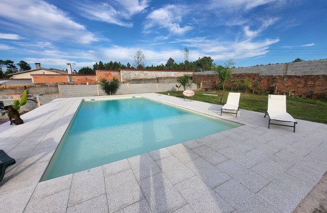 Magnificent new single-storey house with swimming pool 10 minutes from the beach