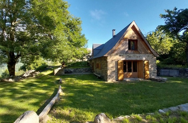 Magnificent renovated barn in the Louron valley