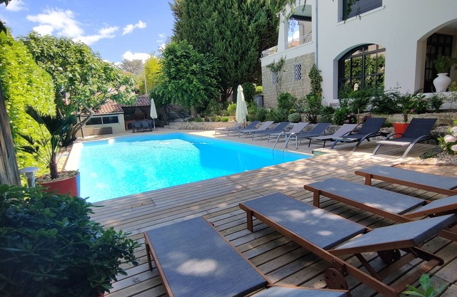 Magnificent villa with swimming pool and gym