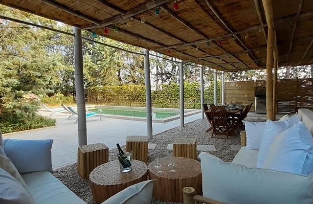 Magnifique coin de mas avec piscine privative