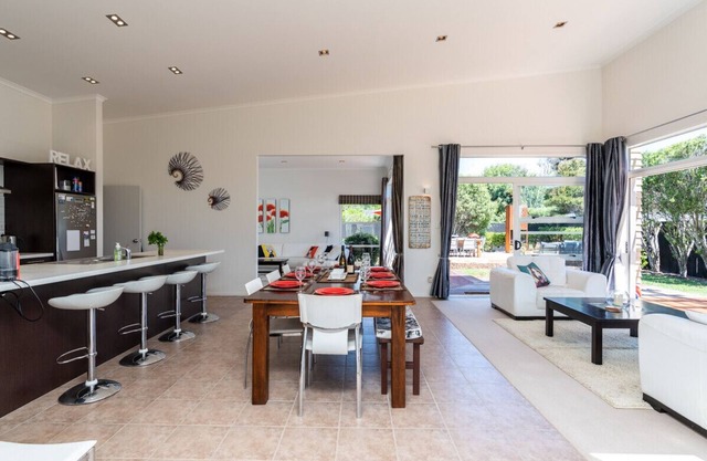 Magnifique - Mangawhai Holiday Home