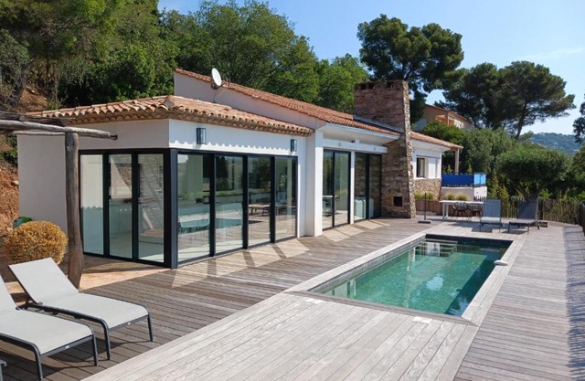 Magnifique villa avec piscine, vue mer