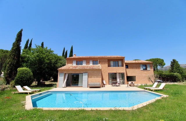 Magnifique Villa au Calme Dans la Campagne Aixoise, Piscine Privée