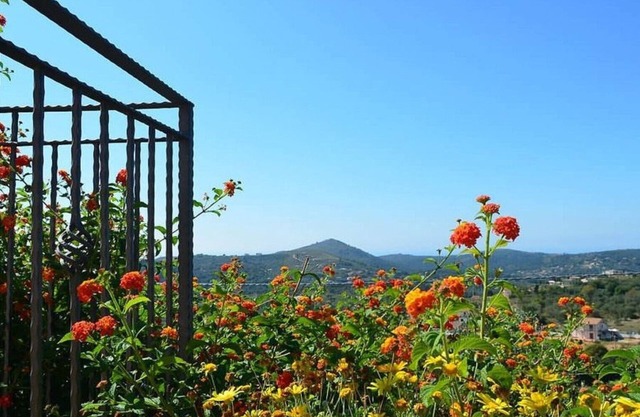 Magnolia Sleeps 6 (2 Bedrooms) Villa With Pool, Hills And Sea Views