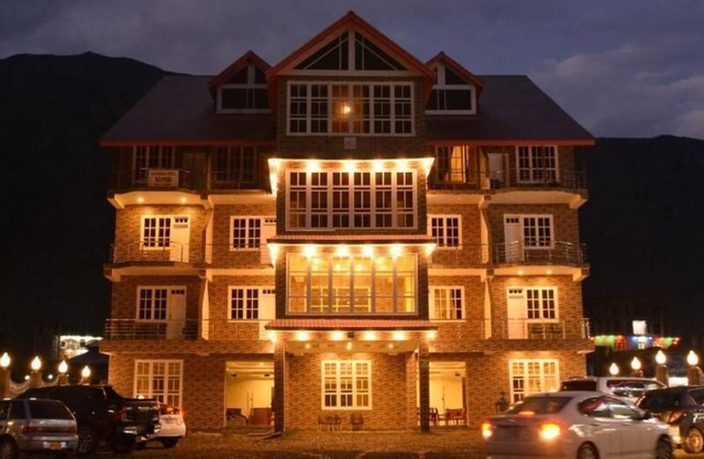 Magnum Hotel and Restaurant