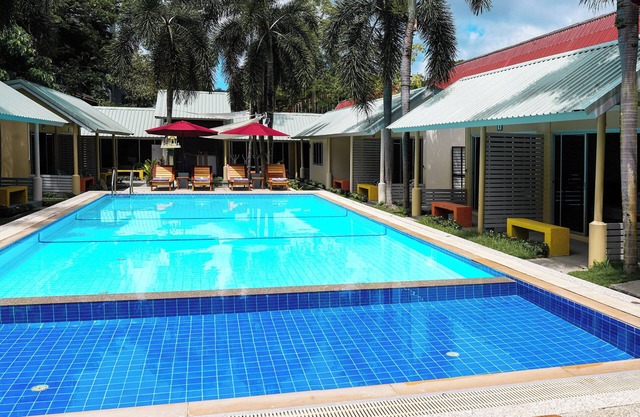 Maiiam bungalows with the swimming pool, closed to beach and all markets.