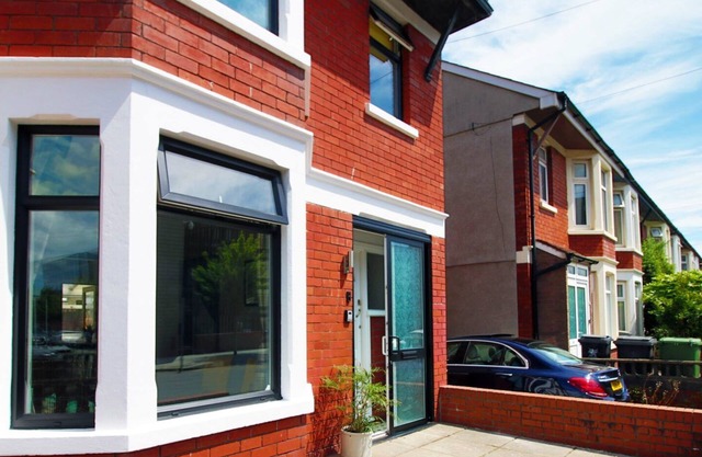 Maindy House - Entire House short walk to Cardiff City Centre + parking