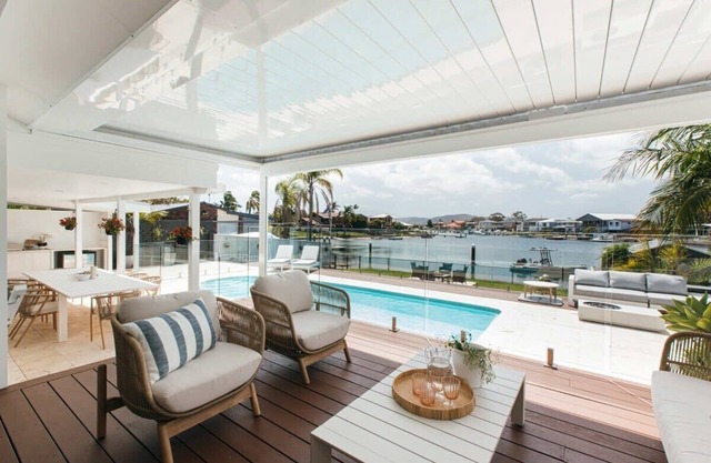 MainSail by Coast Hosting