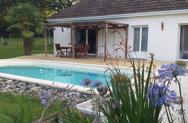 Maison à la Campagne Avec Piscine à Proximité de Nay