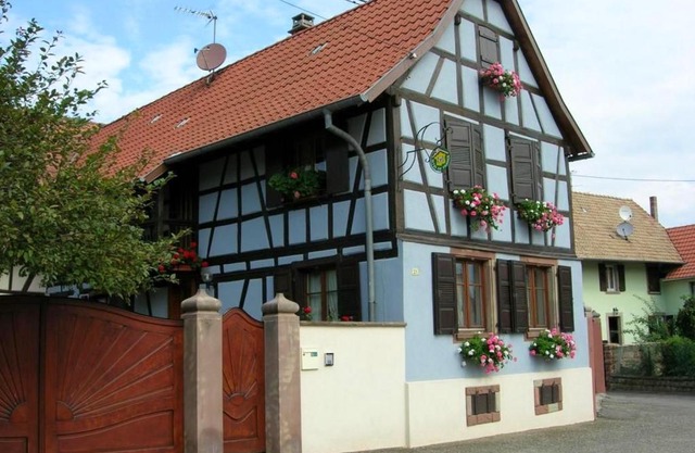 Maison accueillante dans Wingersheim-les-Quatre-Bans avec terrasse.