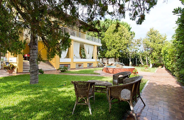 Maison Blanche very close to Mondello beach
