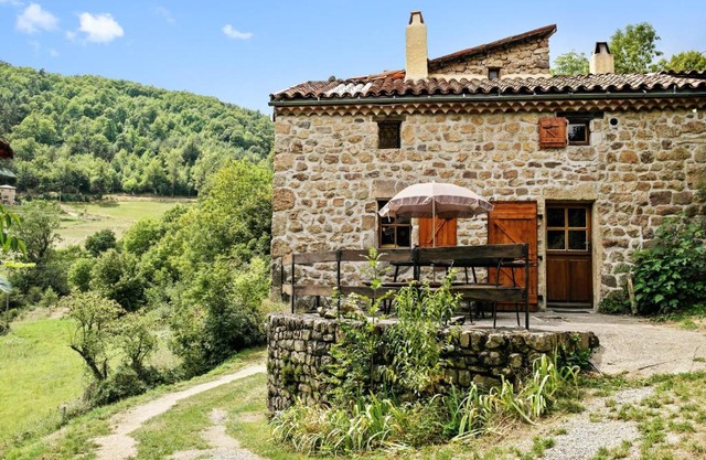Maison charmante à Saint-Basile avec jardin et cheminée