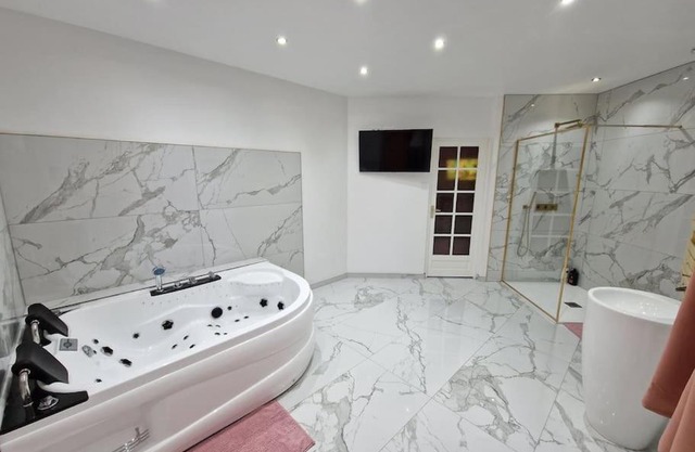 Maison Chic avec jacuzzi Nogent sur Oise YaoSpa60
