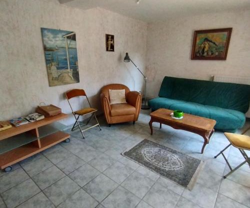 Maison conviviale à Treigny avec terrasse 130 m²
