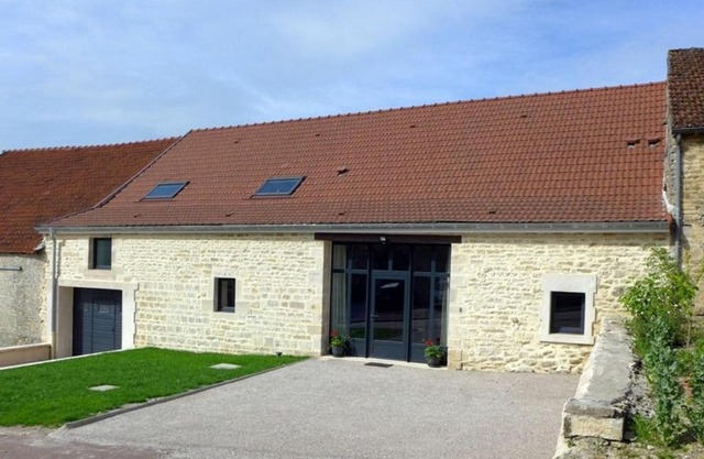 Maison conviviale avec garage, 3 chambres, terrasse fermée et accessible aux personnes handicapées - FR-1-611-25