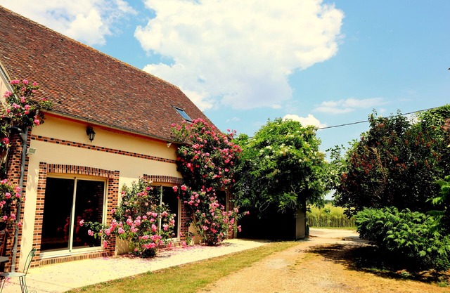 Maison de 500m² , Terrain 1 Hectare, Foret, Calme, une Heure de Versailles