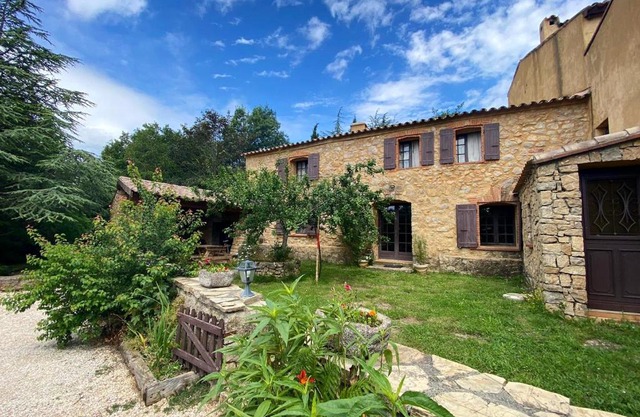 Maison de campagne à Camps-sur-l'Agly avec vue sur lac