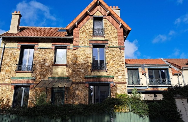 Maison de Caractère, 5 Chambres, au Calme à 10minutes de Paris
