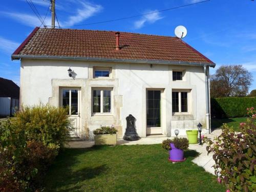 Maison de caractère avec jardin et terrasse, proche Langres - FR-1-611-39