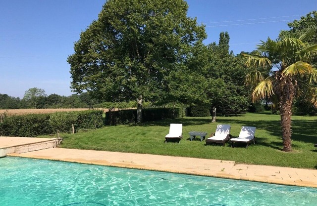Maison de Charme, 2 Chambres Avec Piscine au Coeur du Vendômois