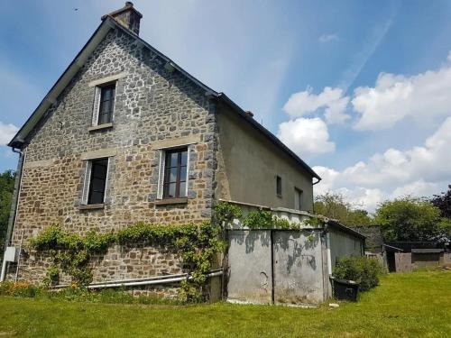 Maison de charme à Québriac avec jardin clôturé
