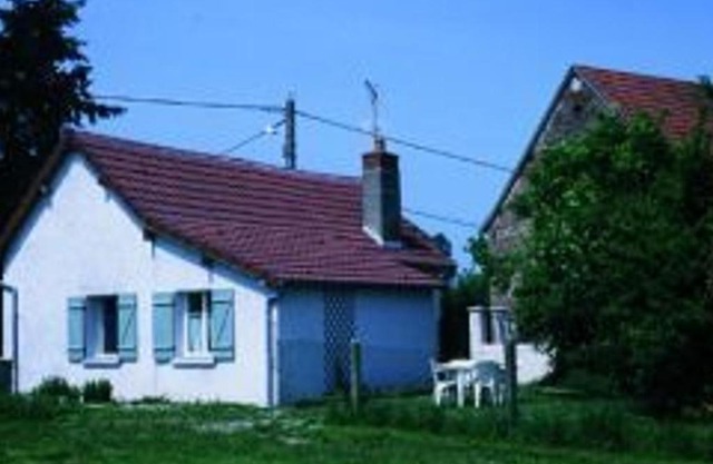 Maison de charme avec jardin clos en Sologne Bourbonnaise, animaux acceptés, près de Moulins. - FR-1-489-258
