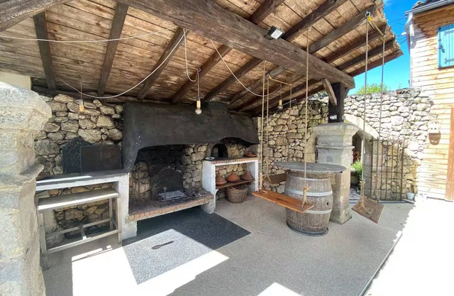 Maison de famille jusqu'à 14 personnes, avec piscine et jeux