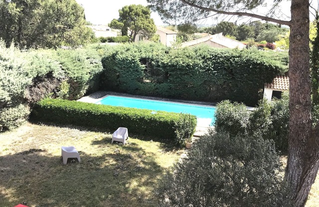 Maison de Famille Sous les Pins Avec Piscine