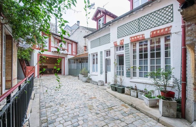 Maison de Ville Calme au Proche Versailles