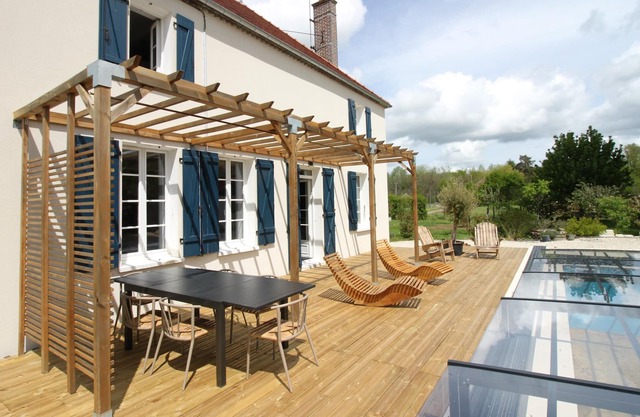 Maison de Vacances Avec Piscine en Val D'armance