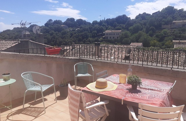 Maison de Village Originale et Entièrement Rénovée Avec Toit Terrasse
