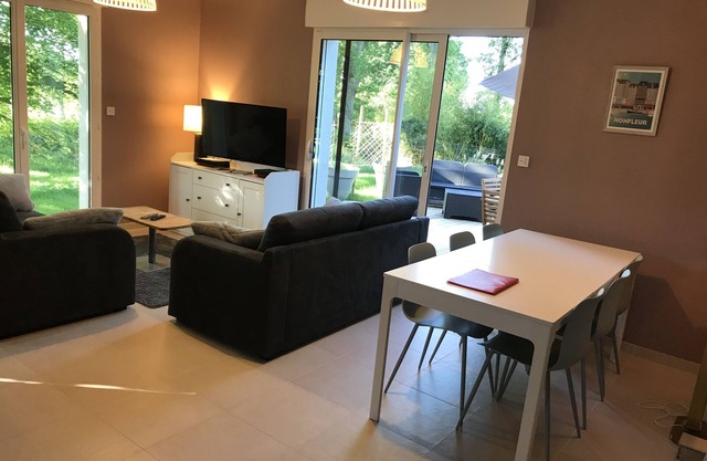 Maison des 2 chênes between avenue verte, lakes, swimming pool and Casino - enclosed garden