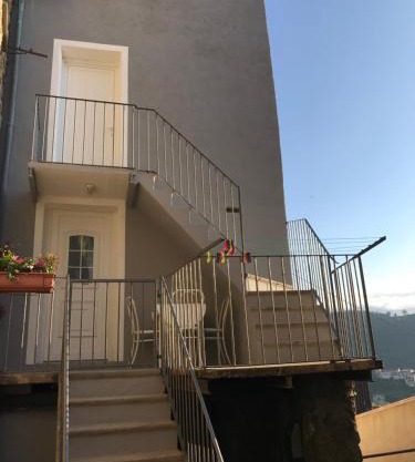 Maison entière tout équipé 4 chambre possibilité de 10 couchage Venaco Centre Corse