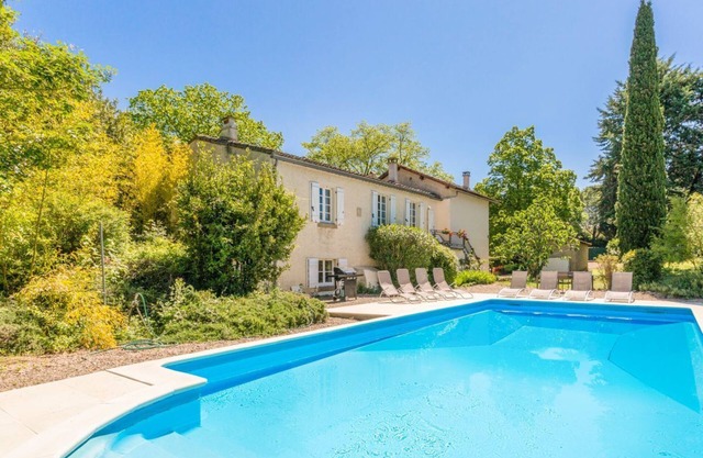 Maison Honey - Three Bedroom Villa, Sleeps 6