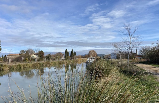 Maison Indépendante, Canal du Midi, Piscine