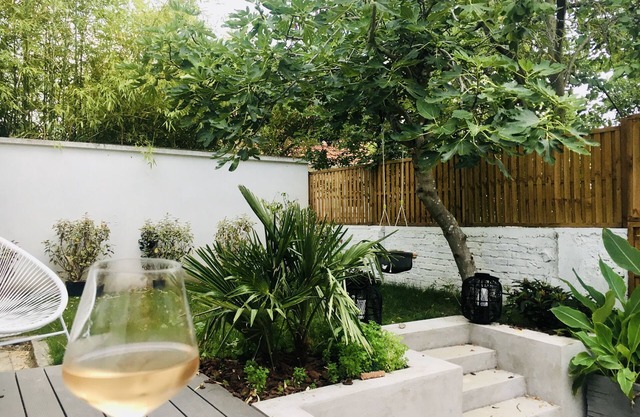 Maison Lumineuse de 100m2 Avec Jardin et Parking