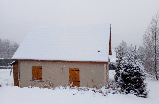 MAISON NEUVE * A 1KM DU LAC CHAMBON