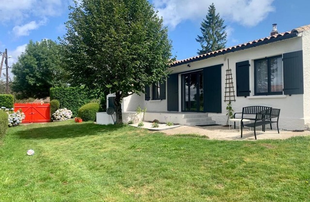 Maison Rurale Rénovée à la Montagne Noire à 10 min du Lac St Ferreol