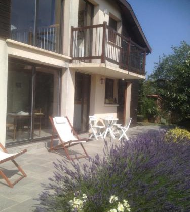 Maison sur la colline cheminée WIFI proche Thermes