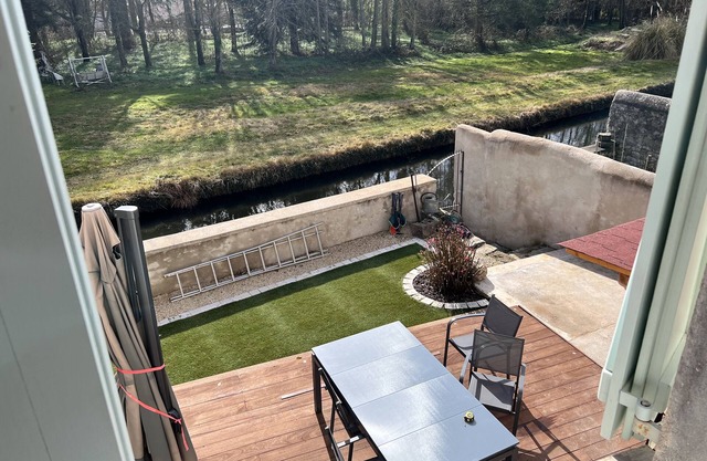 Maison Terrasse au Bord de L'eau