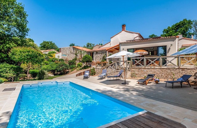 Maison Zenith - Five Bedroom Villa, Sleeps 10