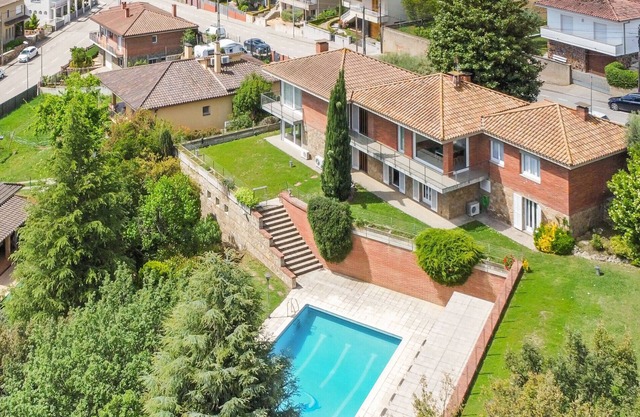 Majordoms - Sports Villa Banyoles