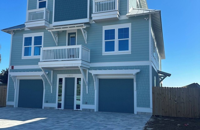 Make Your Mark IInPrivate Gulf Front Home/Pool/Tiki Bar/7 bed/9 bath/Game Room